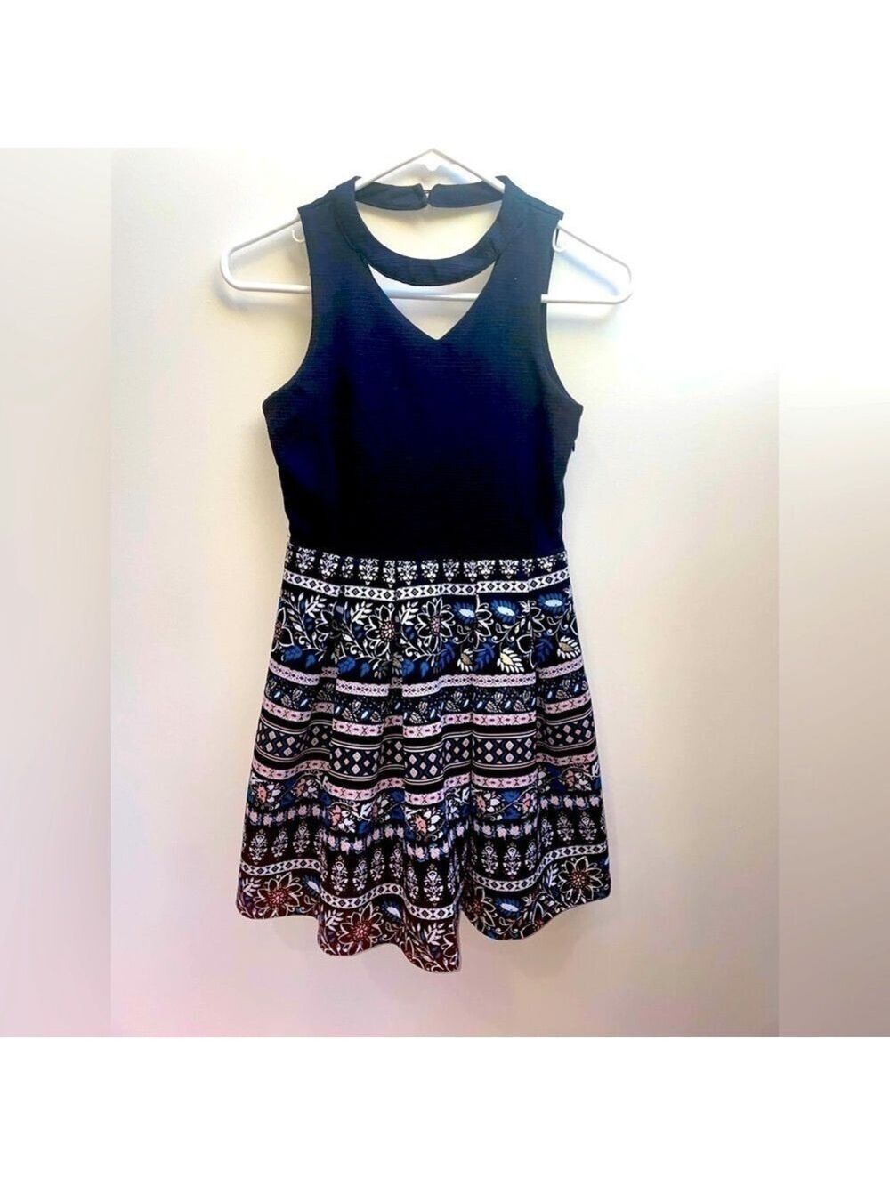 Knitworks Girls black and floral pattern Size 12 Dress